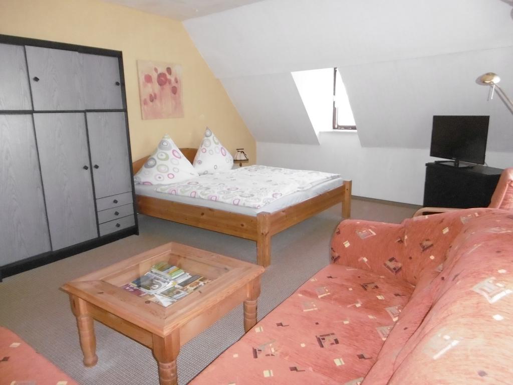 Ferienwohnung Christine Nestler アンベルク・ブッフホルツ エクステリア 写真